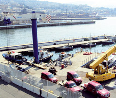 Fotografia dall'alto della darsenetta di ponte Colombo a Genova
