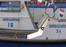 Due mezzi nautici: ormeggiatore 18 e 34